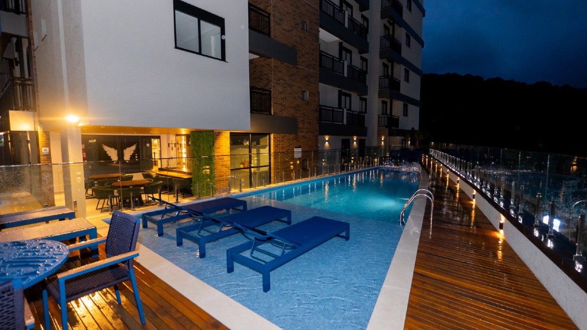 Apartamento com 3 Dormitórios no Edifício Portal da Brava na Praia dos Amores em Balneário Camboriú