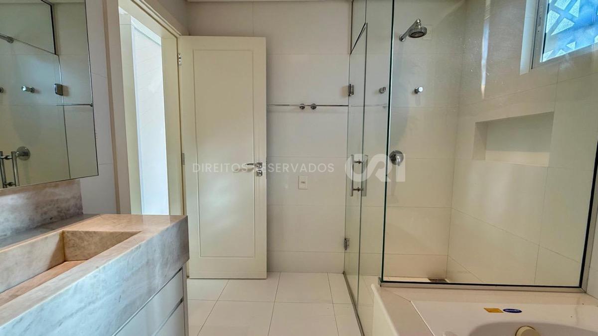 Apartamento com 4 quartos no Edifício Parigi Residenza na Barra Sul em Balneário Camboriú.