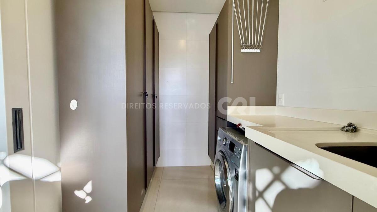 Apartamento com 4 quartos no Edifício Parigi Residenza na Barra Sul em Balneário Camboriú.