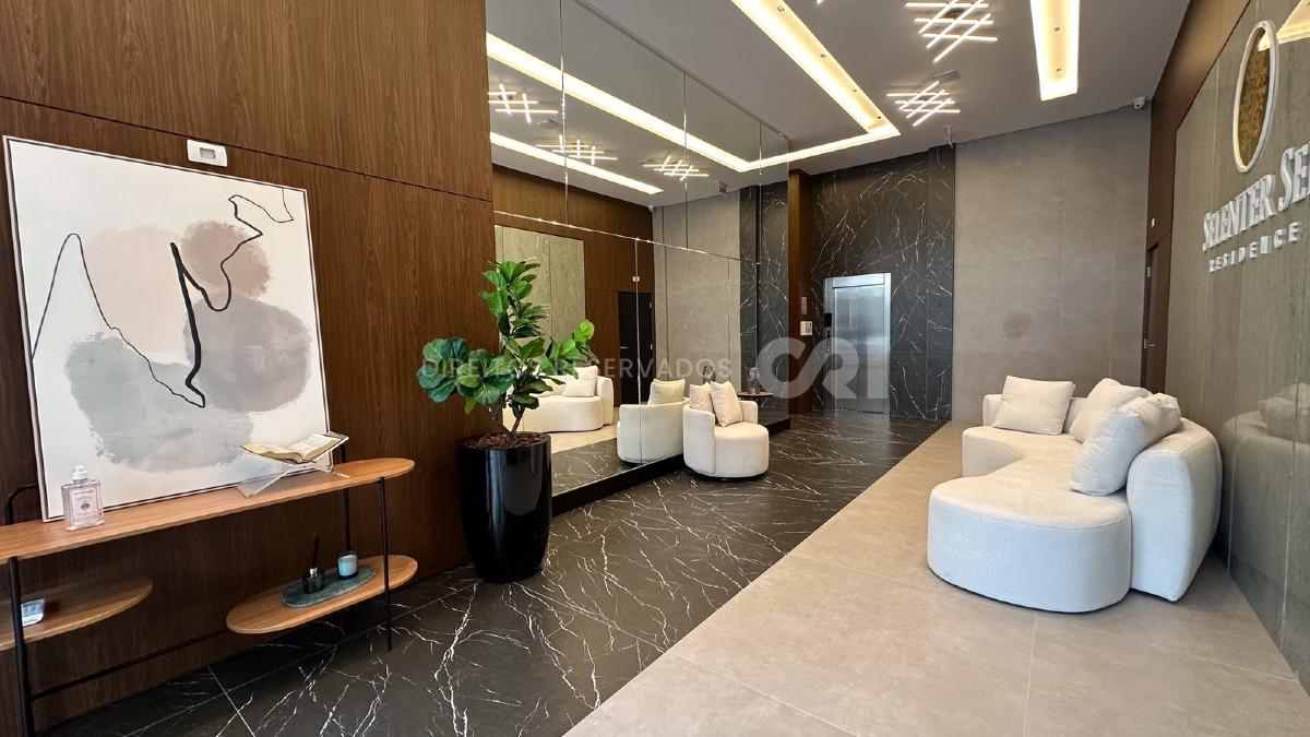 Apartamento com 4 Suítes no Selenter See Residence na Meia Praia, Itapema
