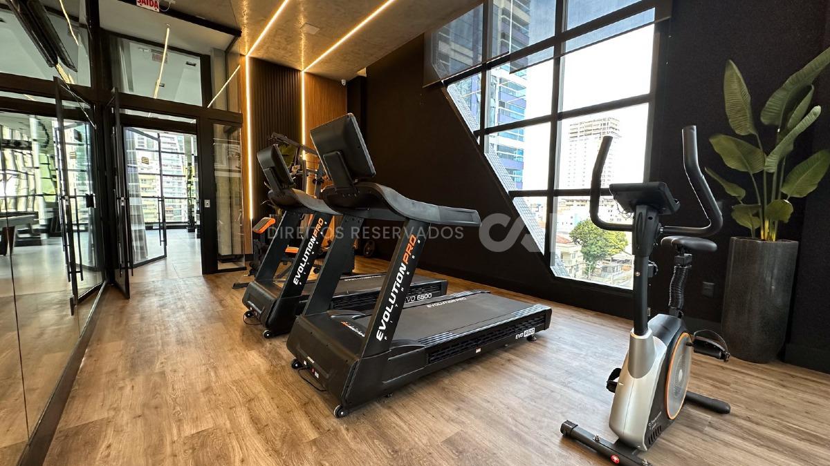Apartamento com 4 Suítes no Selenter See Residence na Meia Praia, Itapema