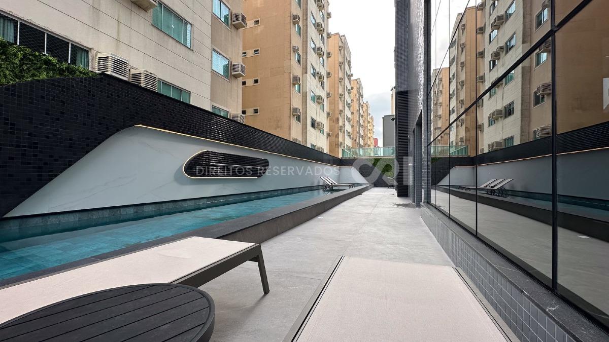 Apartamento com 4 Suítes no Selenter See Residence na Meia Praia, Itapema