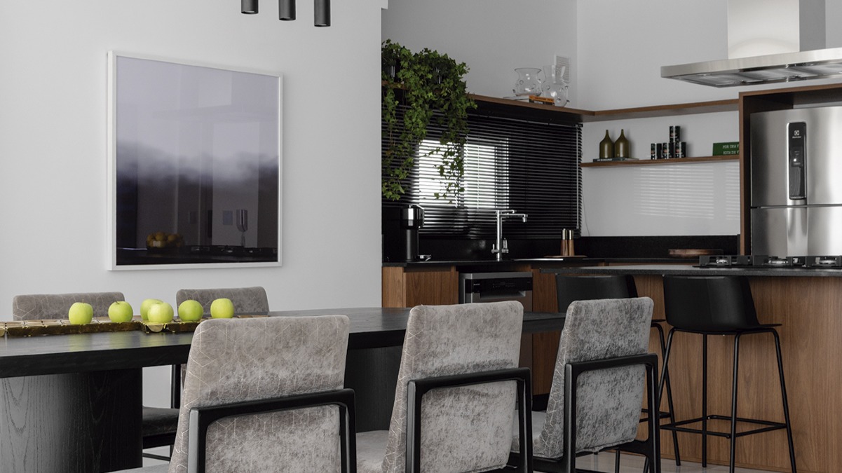 Apartamento Brisa com 4 Suítes no Zaha Building em Meia Praia, Itapema