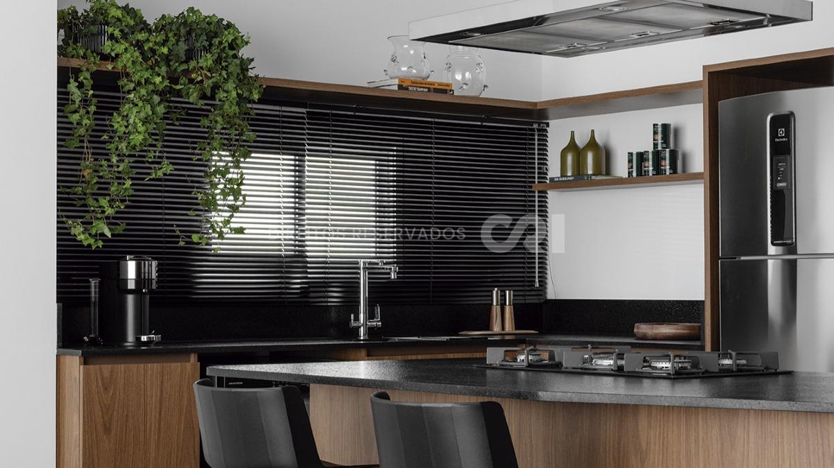Apartamento Brisa com 4 Suítes no Zaha Building em Meia Praia, Itapema
