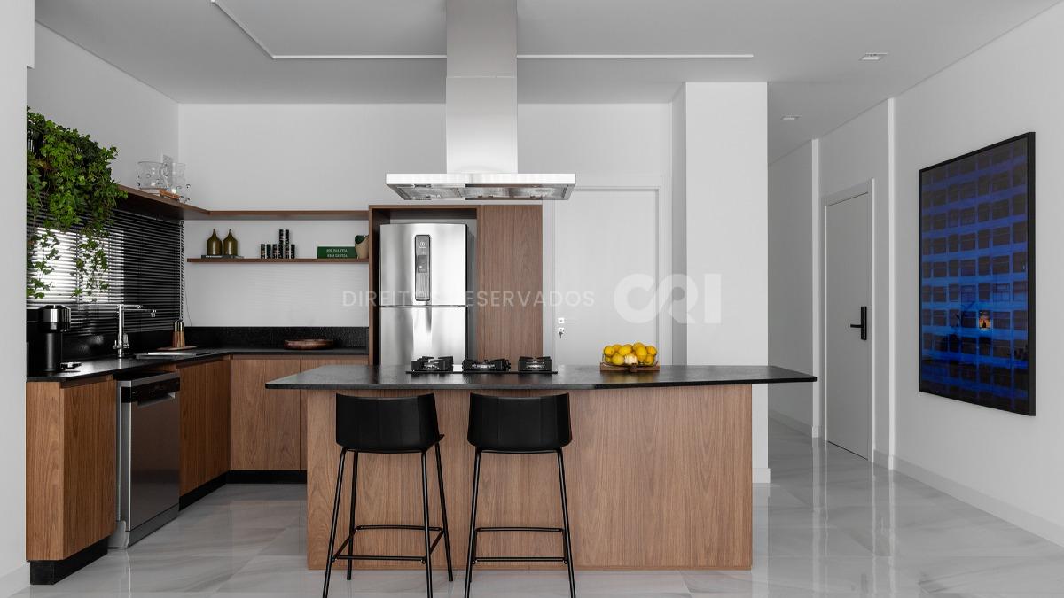 Apartamento Brisa com 4 Suítes no Zaha Building em Meia Praia, Itapema
