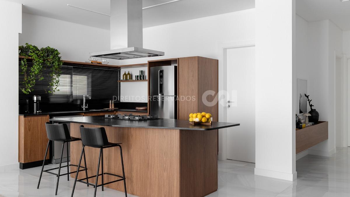 Apartamento Brisa com 4 Suítes no Zaha Building em Meia Praia, Itapema