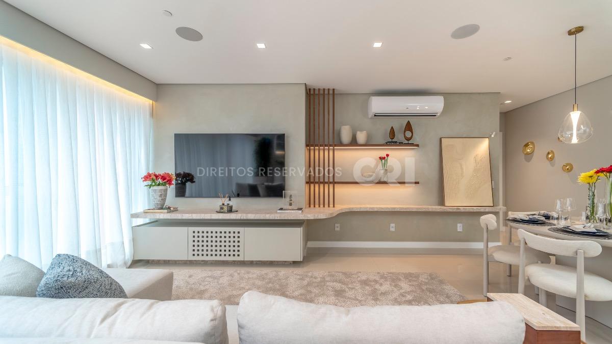 Apartamento com 4 Suítes no Edifício Vitra no Centro de Balneário Camboriú