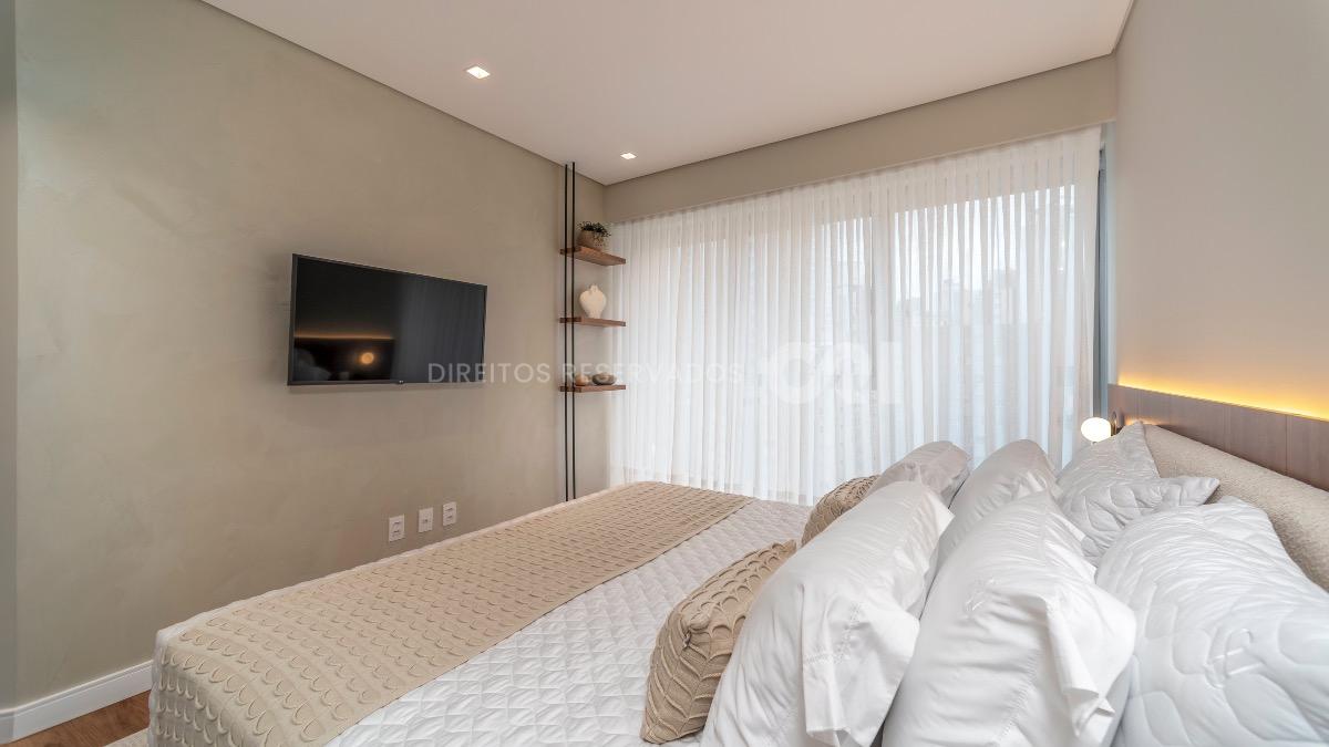 Apartamento com 4 Suítes no Edifício Vitra no Centro de Balneário Camboriú