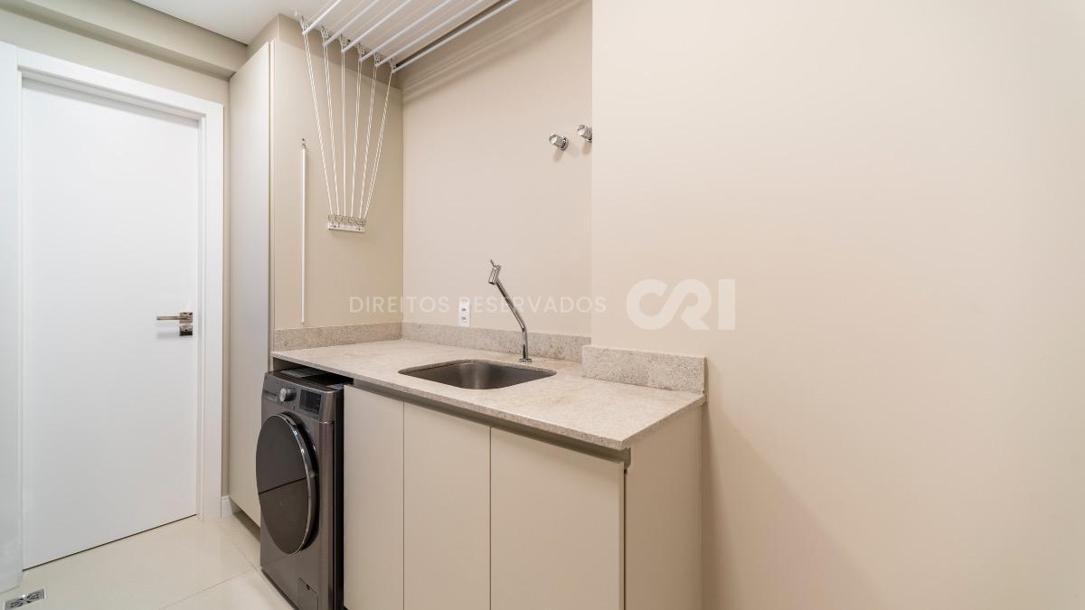 Apartamento com 4 Suítes no Edifício Vitra no Centro de Balneário Camboriú