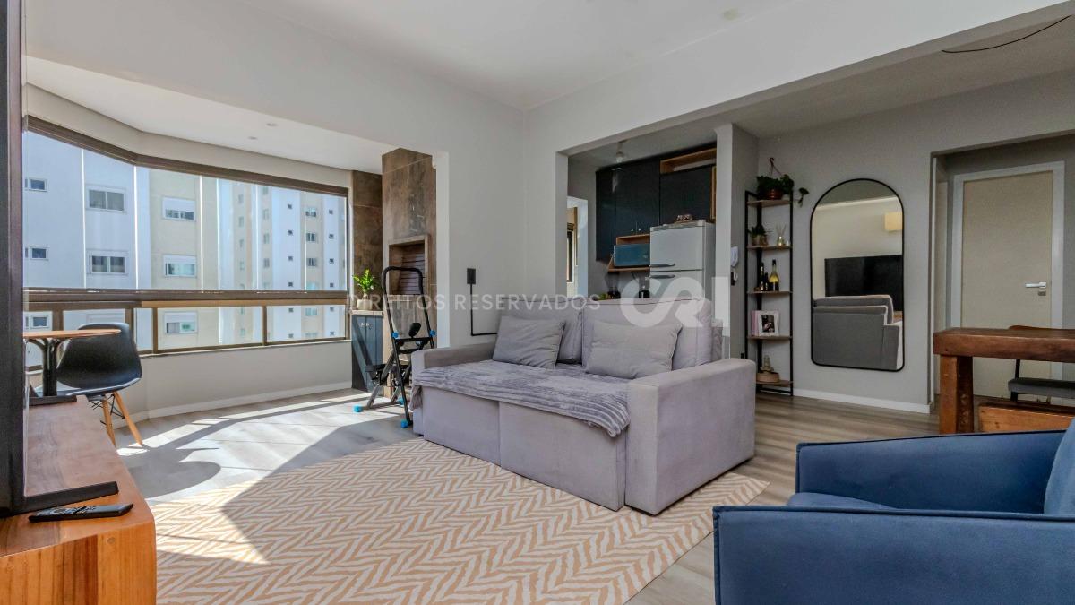 Apartamento com 2 Quartos no Edifício Quasar no Centro em Balneário Camboriú
