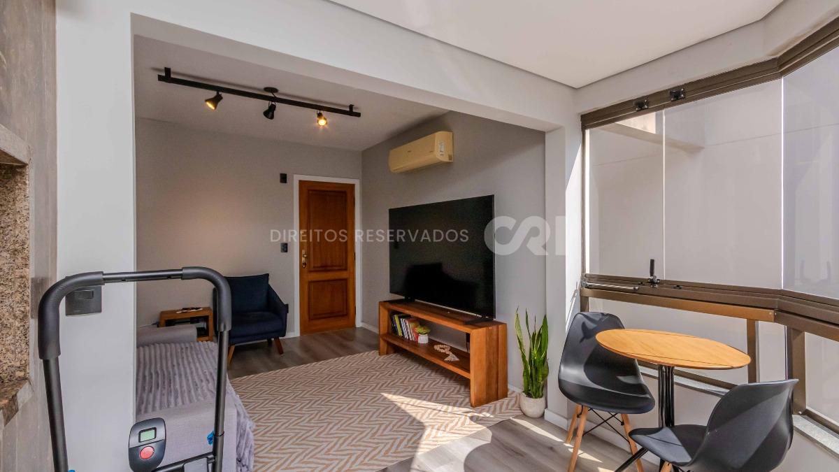 Apartamento com 2 Quartos no Edifício Quasar no Centro em Balneário Camboriú