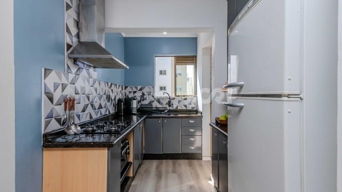 Apartamento com 2 Quartos no Edifício Quasar no Centro em Balneário Camboriú