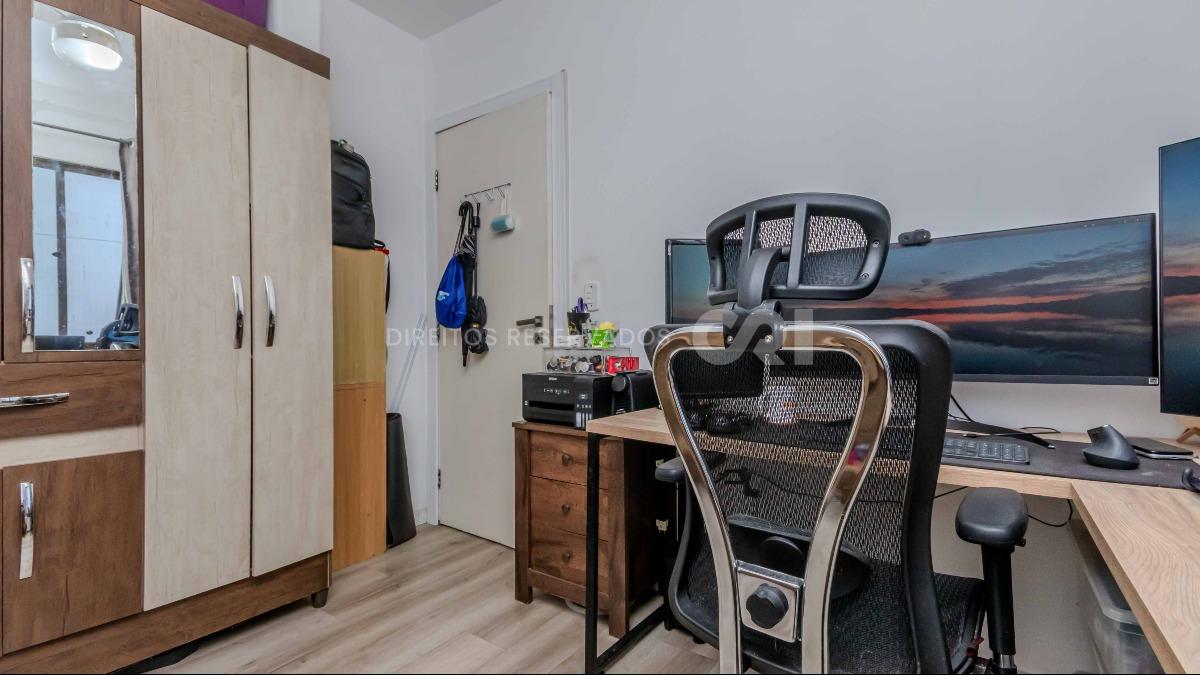Apartamento com 2 Quartos no Edifício Quasar no Centro em Balneário Camboriú