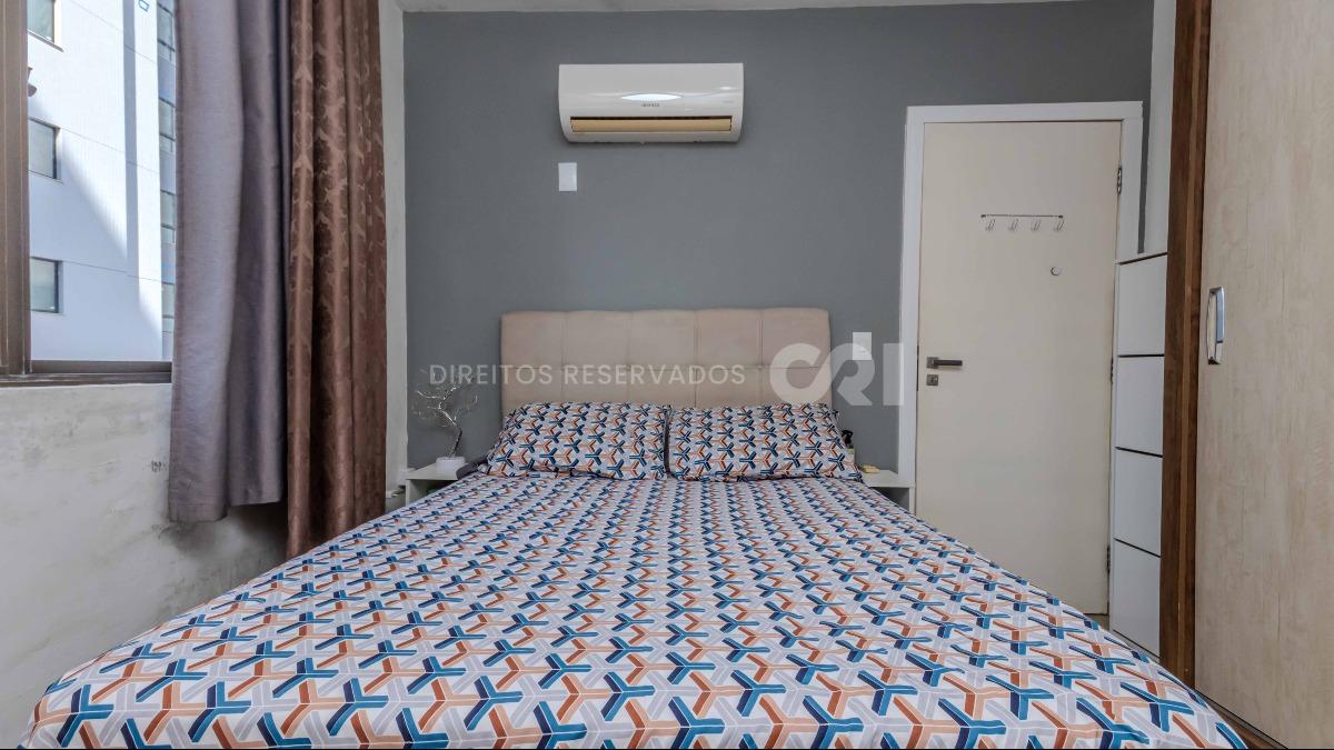 Apartamento com 2 Quartos no Edifício Quasar no Centro em Balneário Camboriú