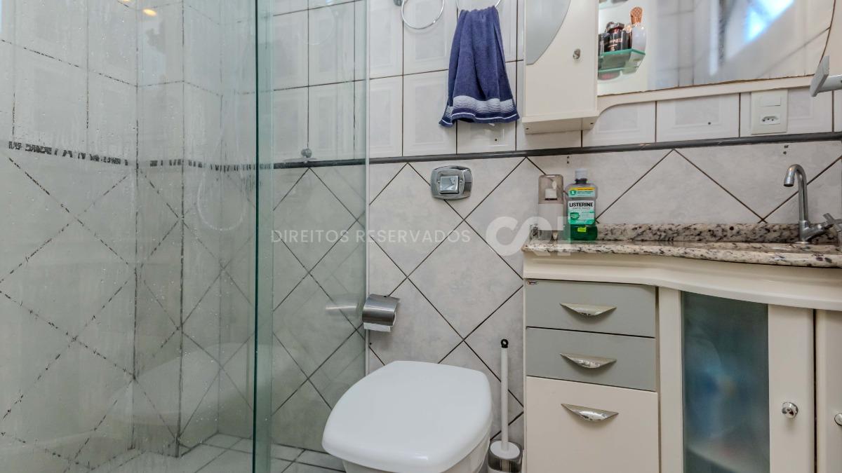 Apartamento com 2 Quartos no Edifício Quasar no Centro em Balneário Camboriú