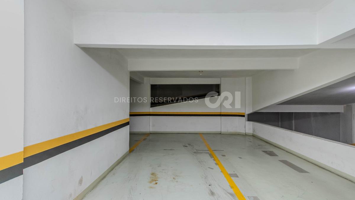 Apartamento com 2 Quartos no Edifício Quasar no Centro em Balneário Camboriú