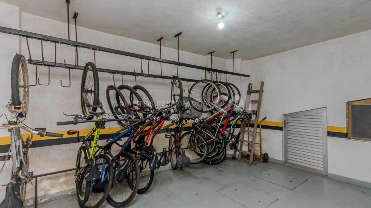 Apartamento com 2 Quartos no Edifício Quasar no Centro em Balneário Camboriú
