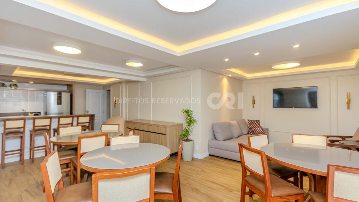 Apartamento com 2 Quartos no Edifício Quasar no Centro em Balneário Camboriú