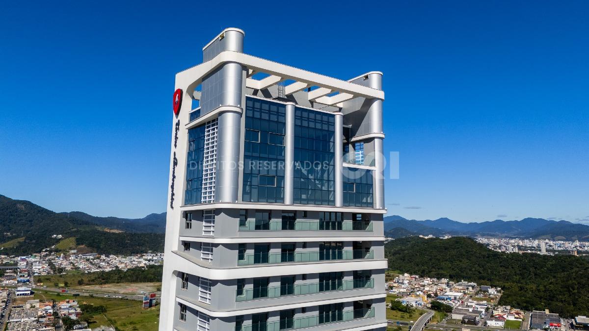 Apartamento de 4 suítes no Tonino Lamborghini Residences na Barra Sul em Balneário Camboriú