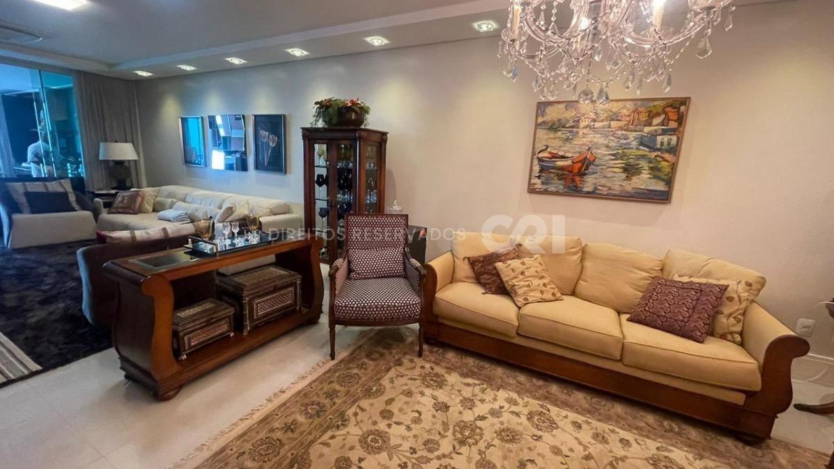 Apartamento com 4 Suítes no Edifício Metrópolis em Pioneiros, Balneário Camboriú.