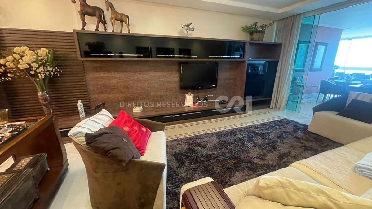 Apartamento com 4 Suítes no Edifício Metrópolis em Pioneiros, Balneário Camboriú.