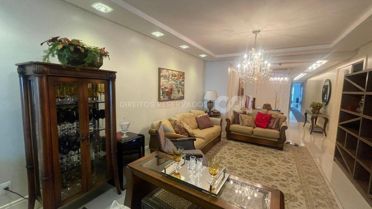 Apartamento com 4 Suítes no Edifício Metrópolis em Pioneiros, Balneário Camboriú.