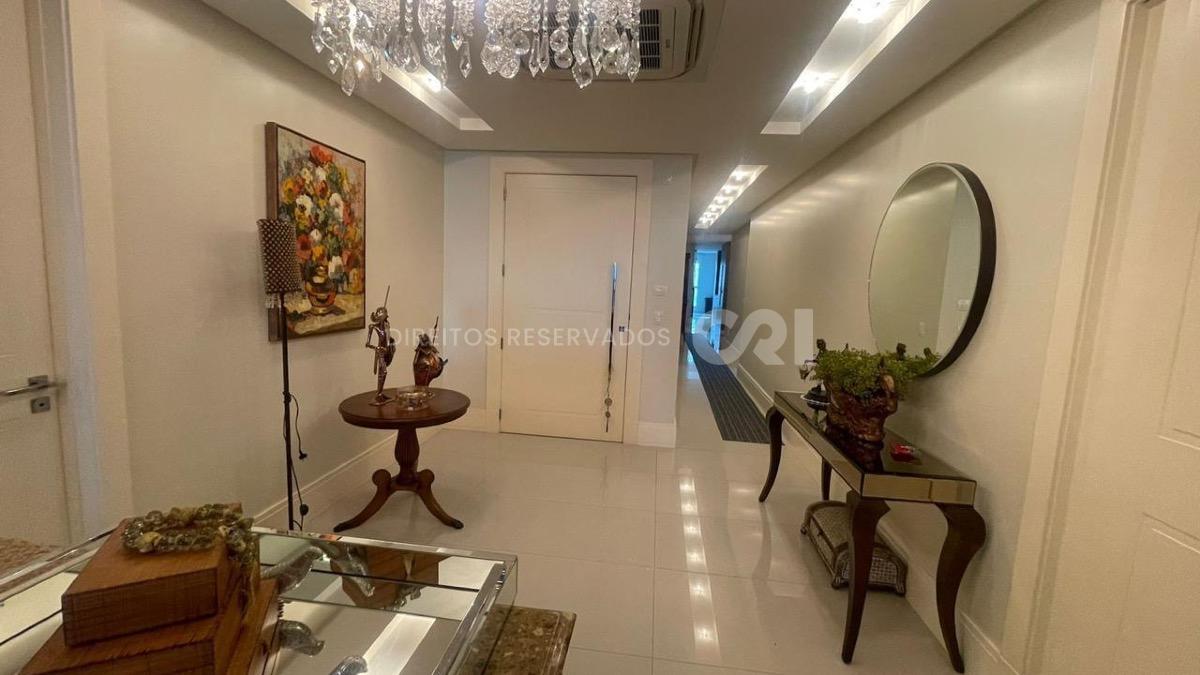 Apartamento com 4 Suítes no Edifício Metrópolis em Pioneiros, Balneário Camboriú.