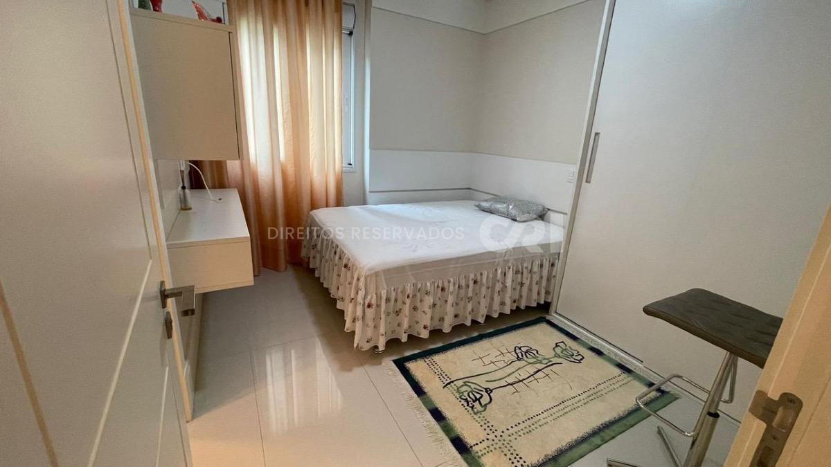 Apartamento com 4 Suítes no Edifício Metrópolis em Pioneiros, Balneário Camboriú.