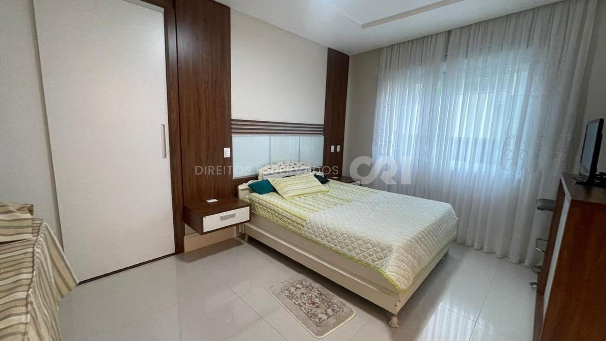 Apartamento com 4 Suítes no Edifício Metrópolis em Pioneiros, Balneário Camboriú.