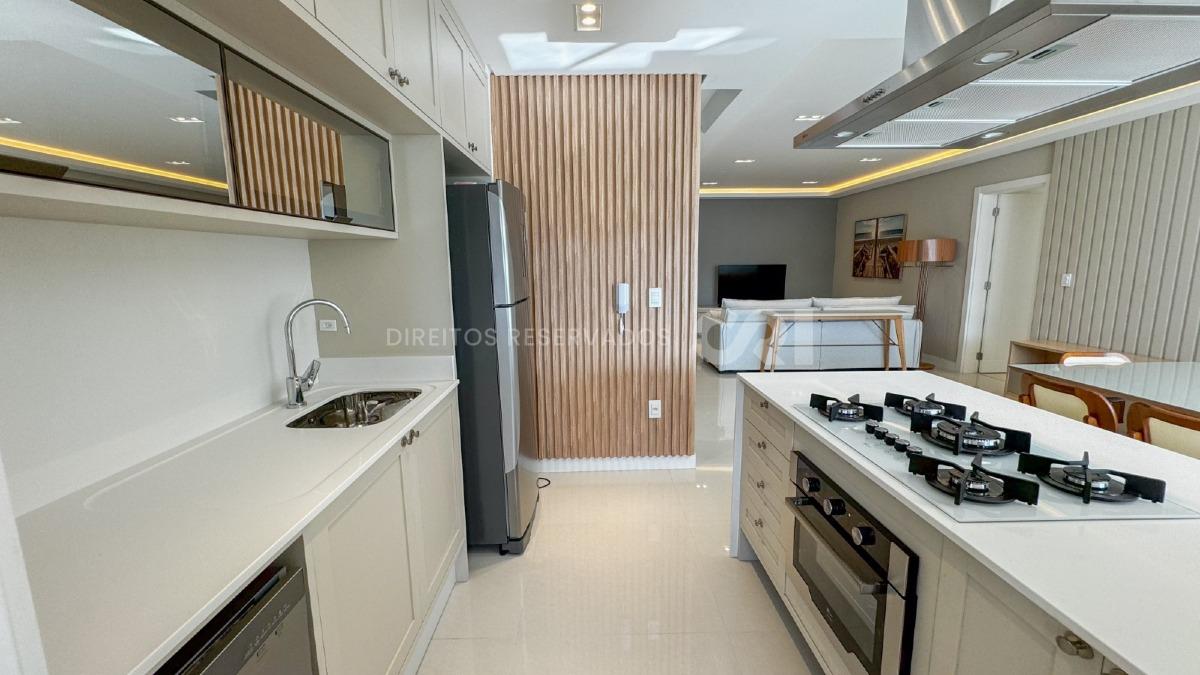 Apartamento com 3 Suítes no Quatro Ilhas no Centro de Itapema