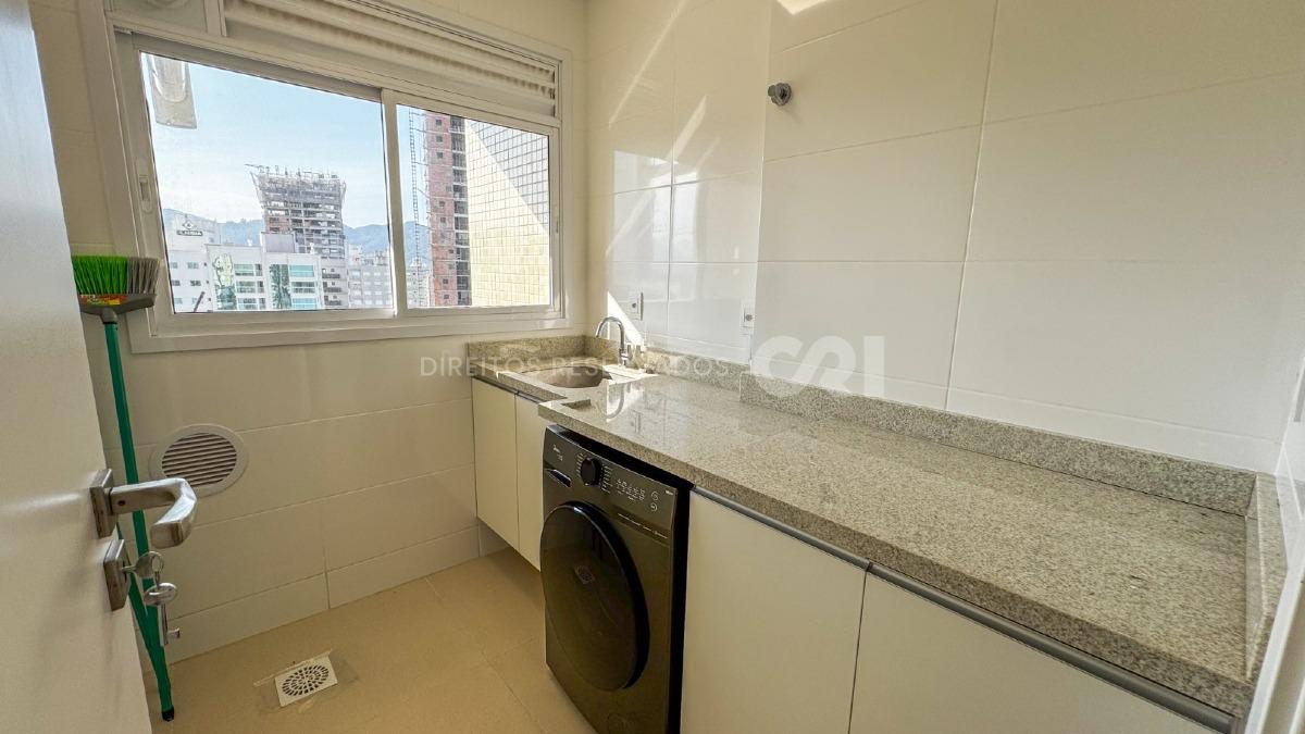 Apartamento com 3 Suítes no Quatro Ilhas no Centro de Itapema