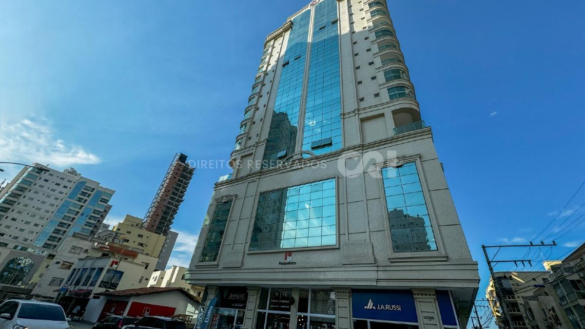 Apartamento com 3 Suítes no Quatro Ilhas no Centro de Itapema