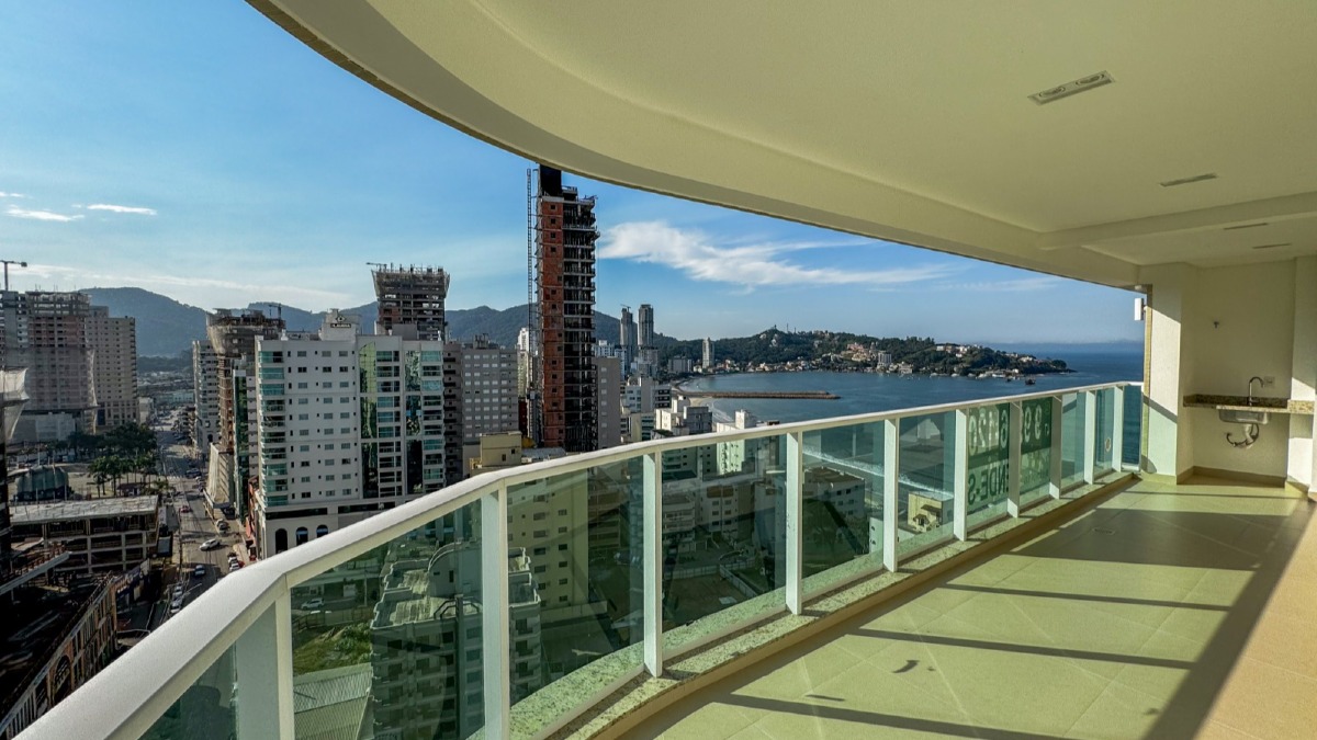 Apartamento com 3 Suítes no Quatro Ilhas no Centro de Itapema