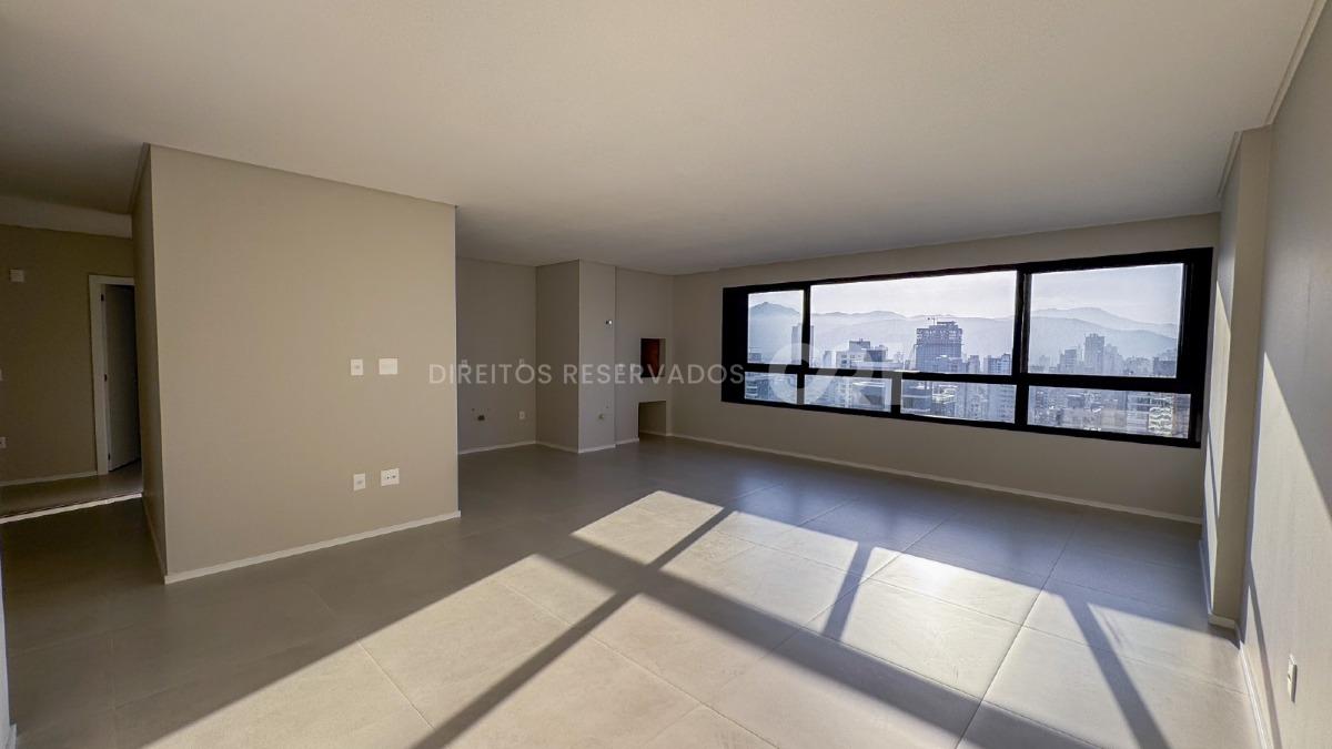 Apartamento com 3 Suítes no La Joie em Meia Praia, Itapema