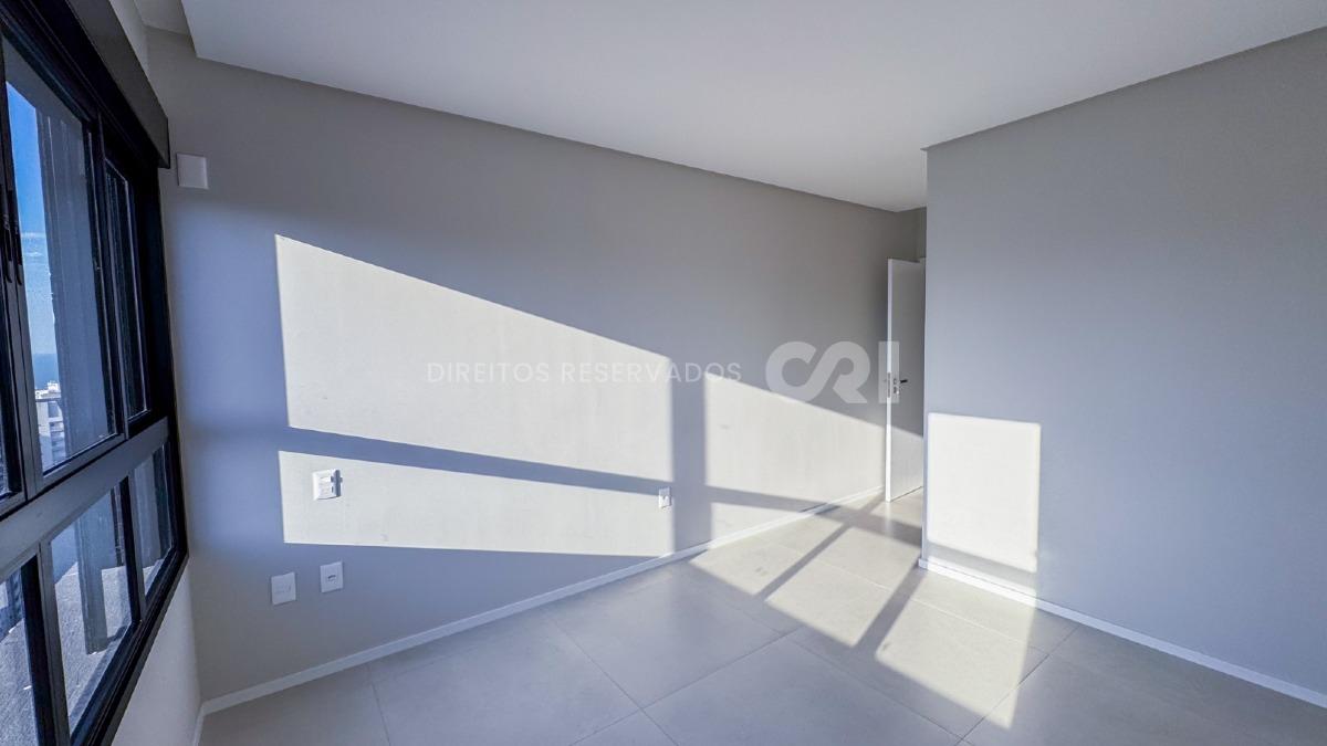Apartamento com 3 Suítes no La Joie em Meia Praia, Itapema