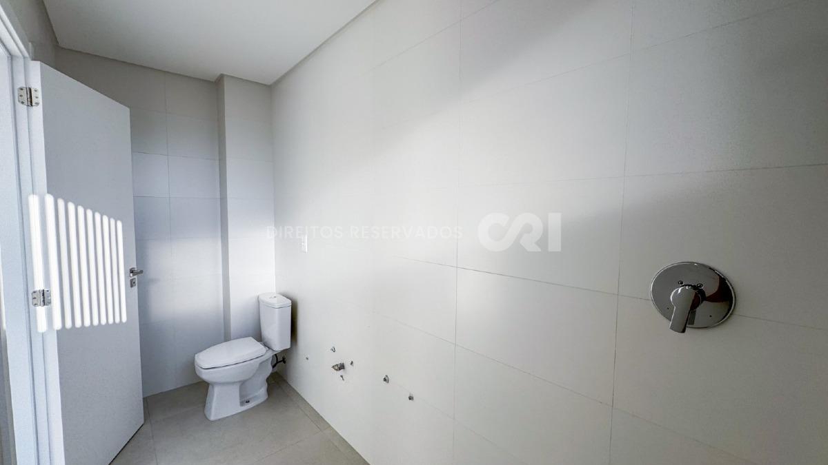 Apartamento com 3 Suítes no La Joie em Meia Praia, Itapema