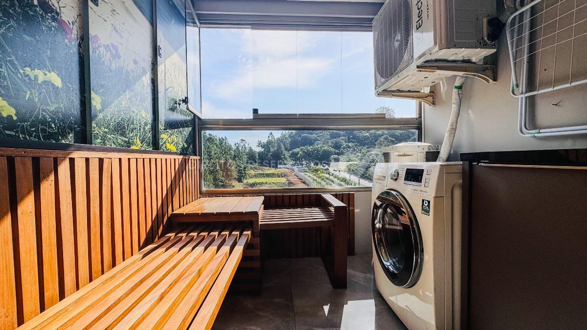 Apartamento Mobiliado com 1 Suíte no MaxHaus na Praia Brava em Itajaí