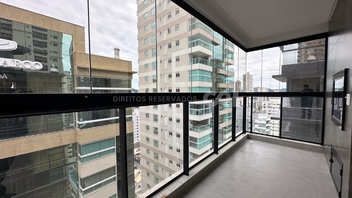 Apartamento com 3 Suítes no Jardim Itália em Meia Praia, Itapema