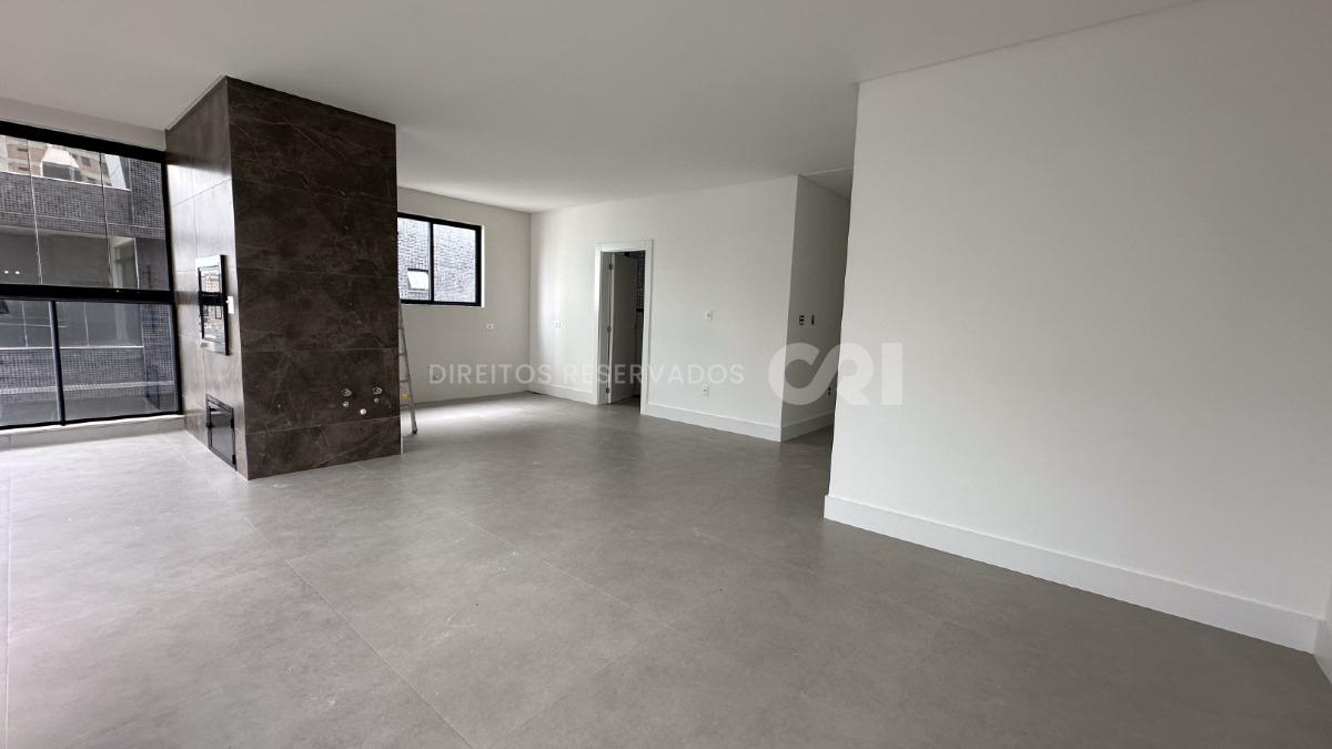 Apartamento com 3 Suítes no Jardim Itália em Meia Praia, Itapema