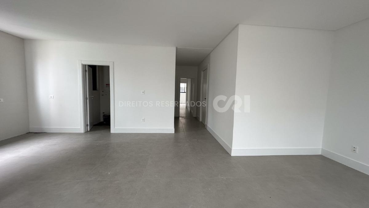 Apartamento com 3 Suítes no Jardim Itália em Meia Praia, Itapema