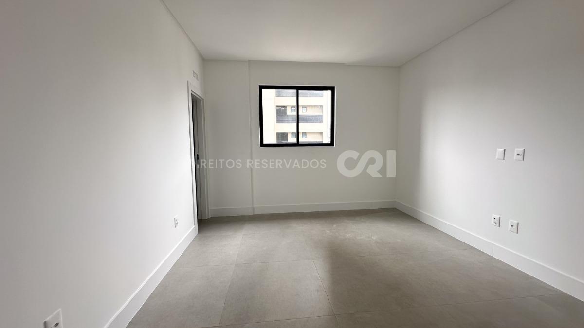 Apartamento com 3 Suítes no Jardim Itália em Meia Praia, Itapema
