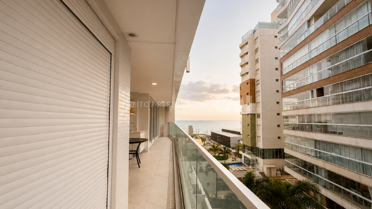 Apartamento com 3 Suítes no Edifício Le Blanc na Praia Brava em Itajaí