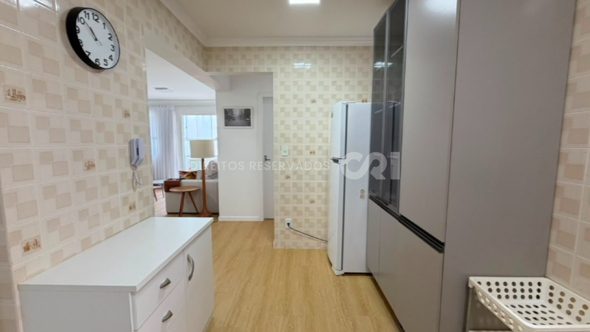 Apartamento com 3 Dormitórios no Edifício Cravo e Canela no Centro de Balneário Camboriú