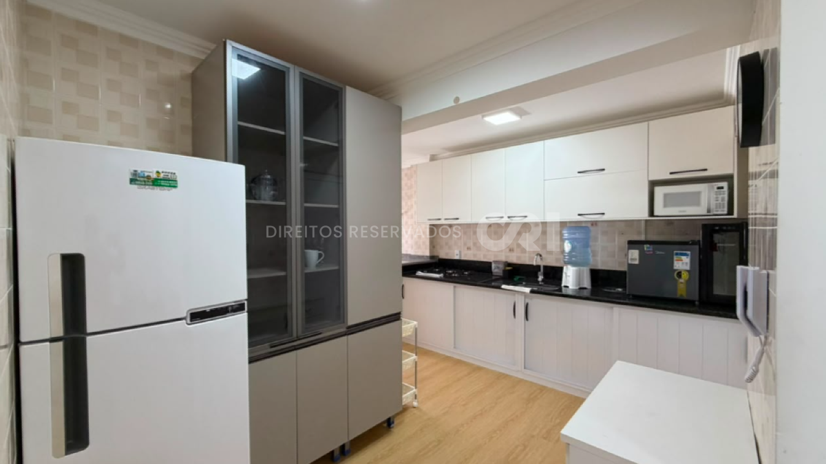 Apartamento com 3 Dormitórios no Edifício Cravo e Canela no Centro de Balneário Camboriú