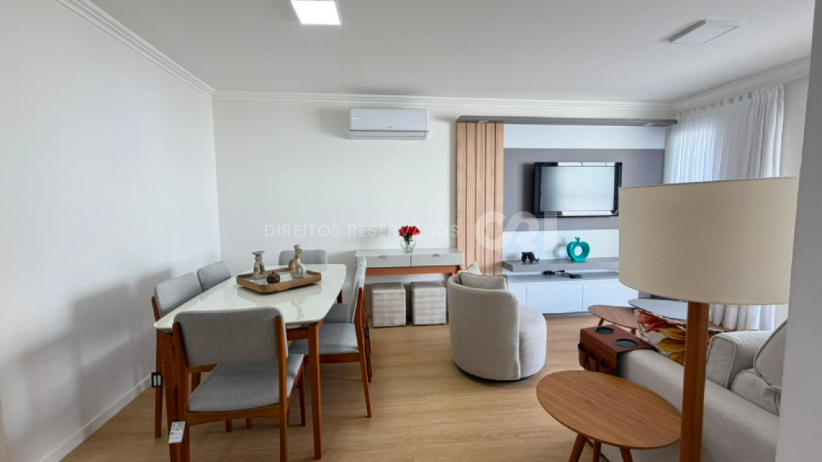 Apartamento com 3 Dormitórios no Edifício Cravo e Canela no Centro de Balneário Camboriú
