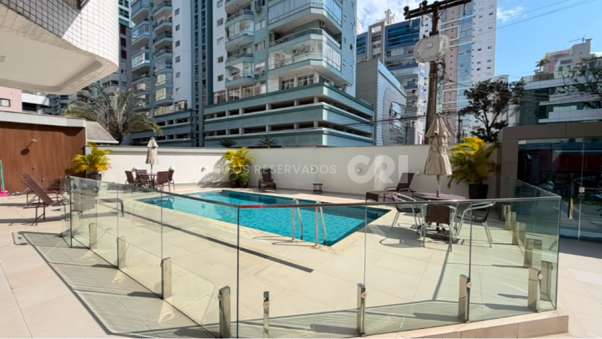 Apartamento com 3 Dormitórios no Edifício Cravo e Canela no Centro de Balneário Camboriú