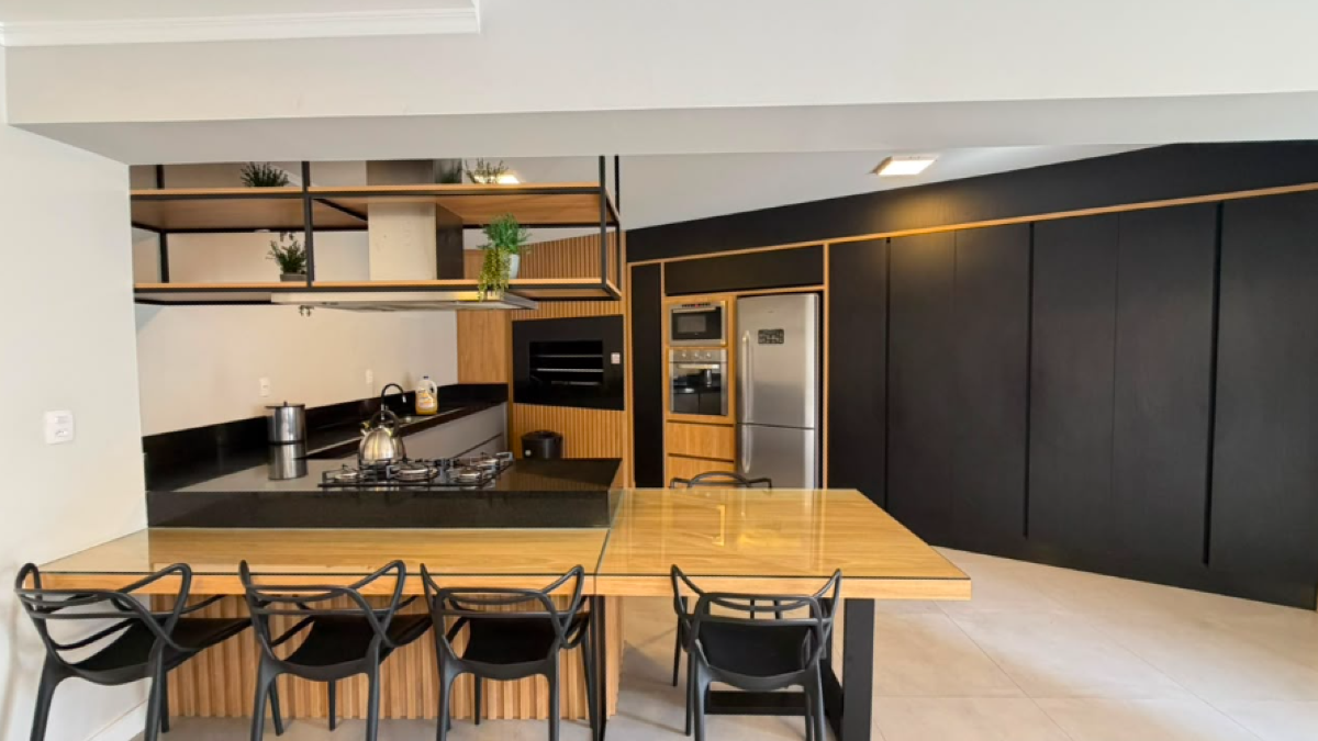 Apartamento com 3 Dormitórios no Edifício Cravo e Canela no Centro de Balneário Camboriú