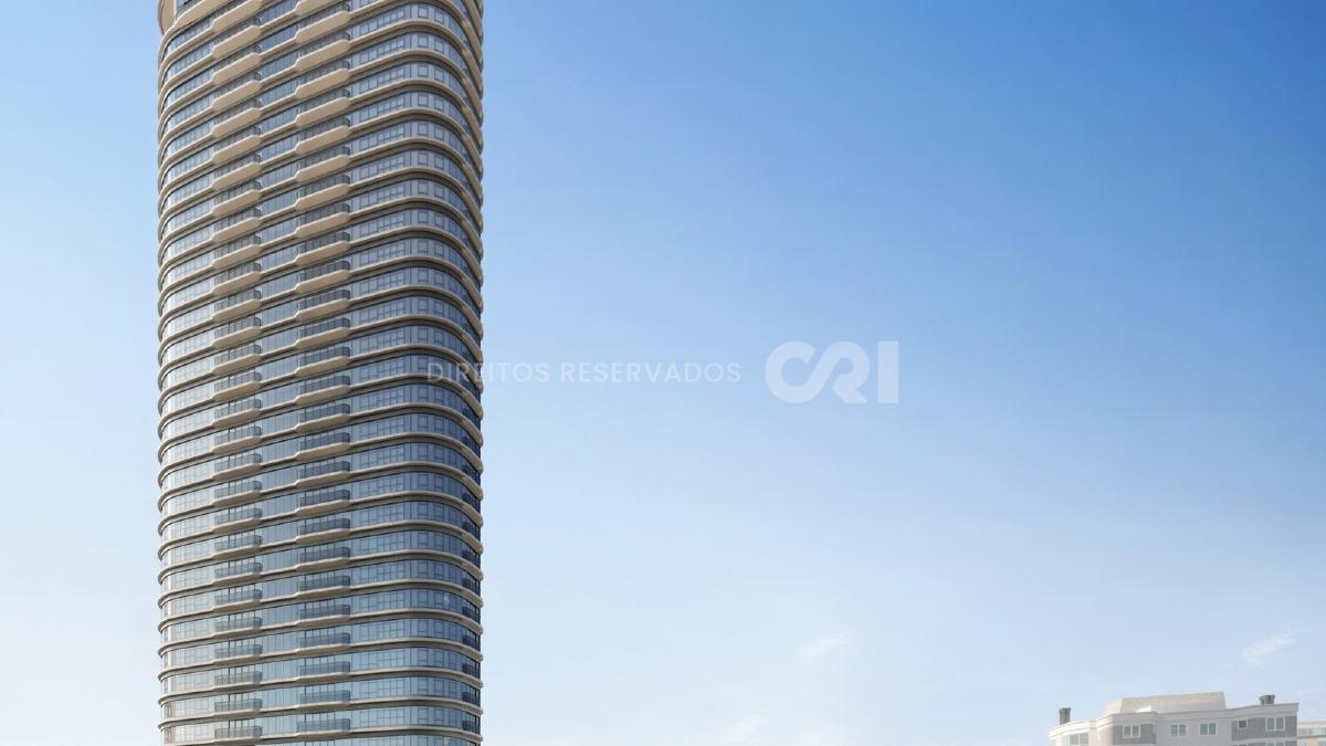 Cobertura Triplex com 5 Suítes no Edifício Elbrus no Centro de Balneário Camboriú