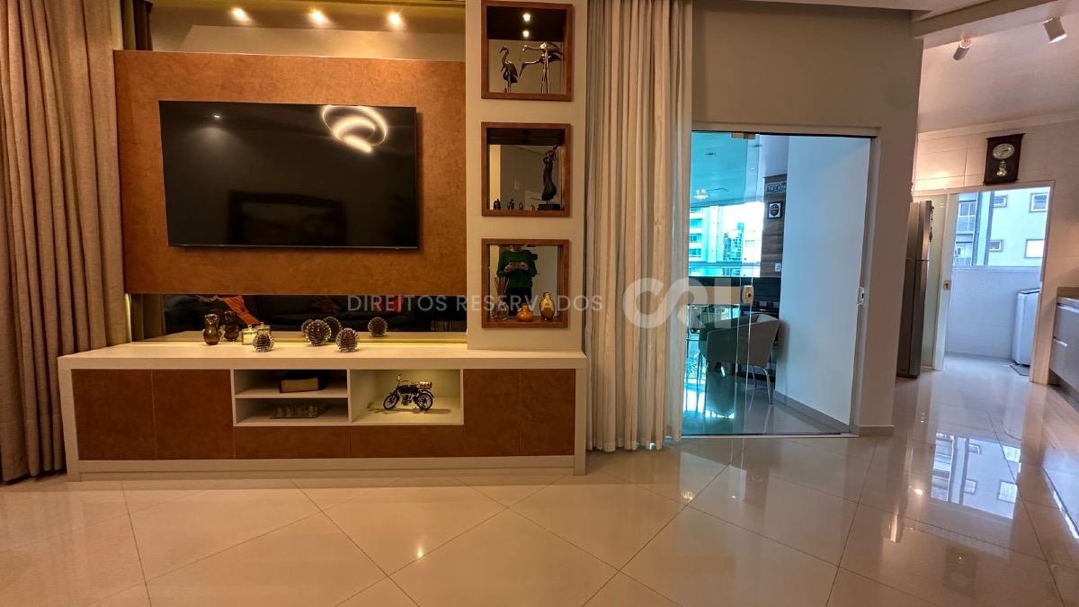 Apartamento com 3 Suítes no Villa Constanza Residencial em Meia Praia, Itapema