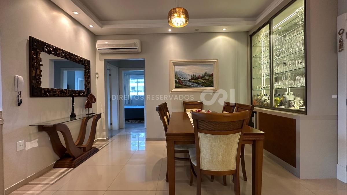 Apartamento com 3 Suítes no Villa Constanza Residencial em Meia Praia, Itapema